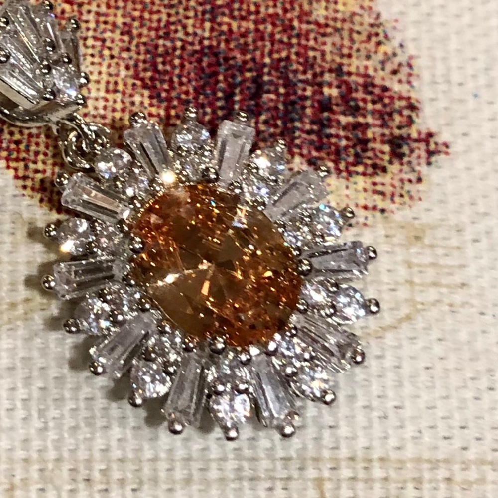 Morganite and white sapphire pendant